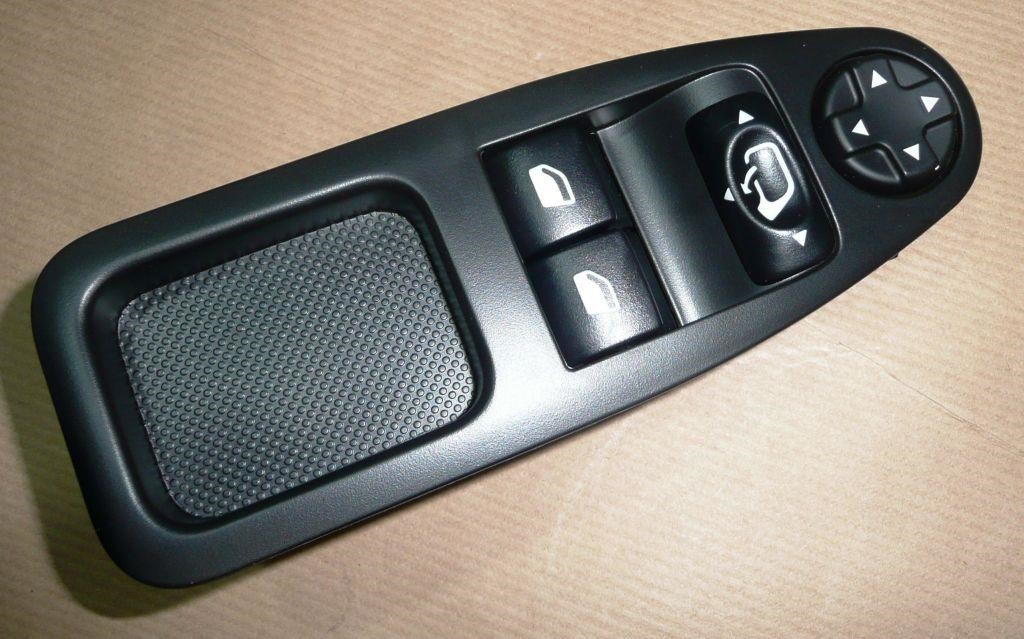 Блок управления стеклоподъемниками Citroen/Peugeot 6490 P5