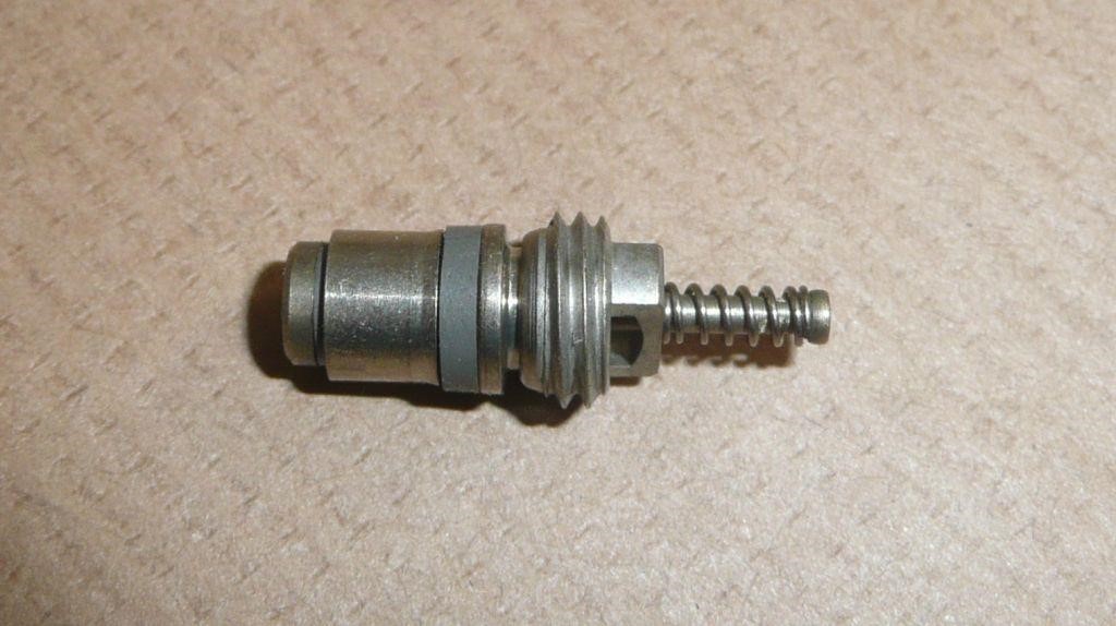 Клапан компрессора кондиционера Citroen/Peugeot 16 150 586 80