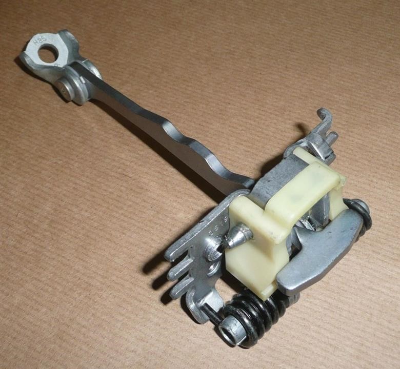 Купить Renault 82 43 095 33R по низкой цене в Украине!