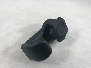 Крючок багажника Toyota 64725-0T010-C0