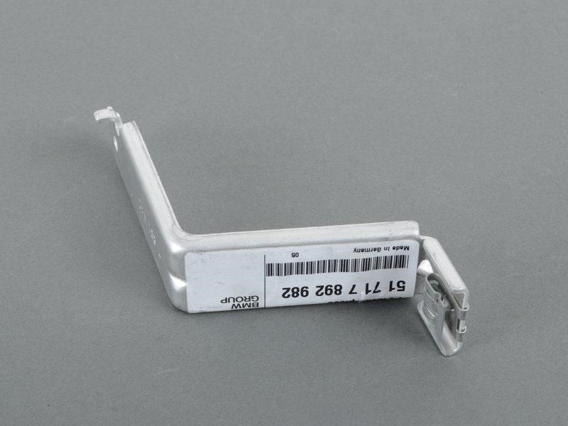 51717892982 BMW Кронштейн осушителя