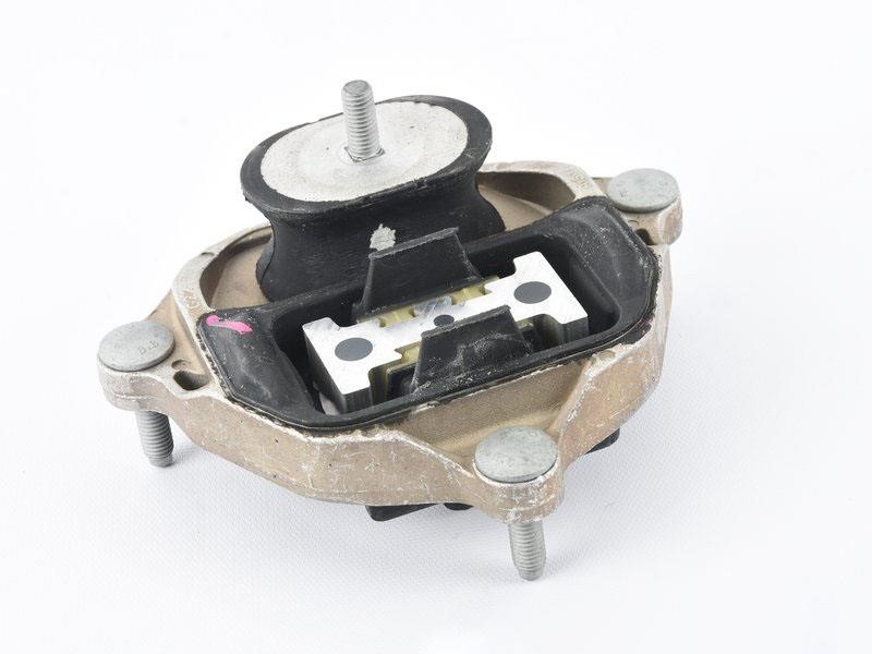 Подушка коробки передач VAG 8K0 399 151 CM