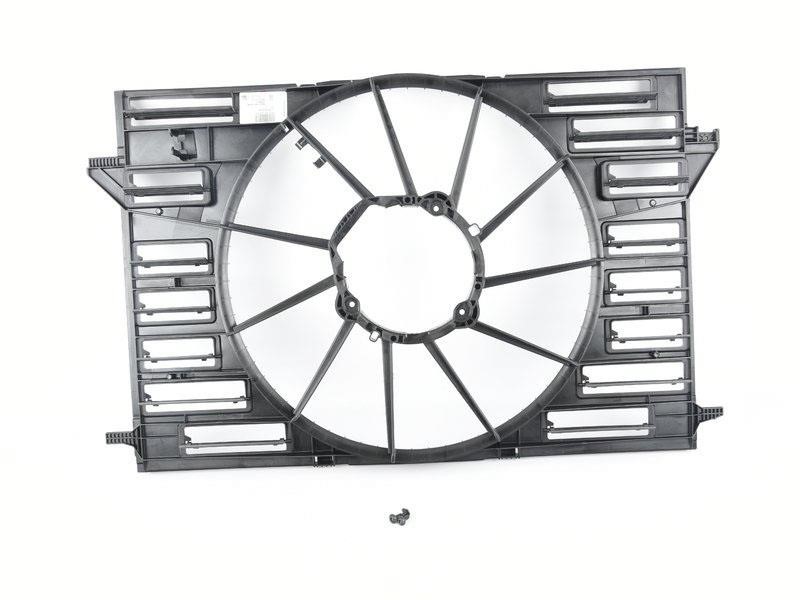 VAG 8W0 121 207 B Диффузор радиатора 8W0121207B: Отличная цена - Купить в Украине на EXIST.UA! 8W0121207B VAG Диффузор радиатора