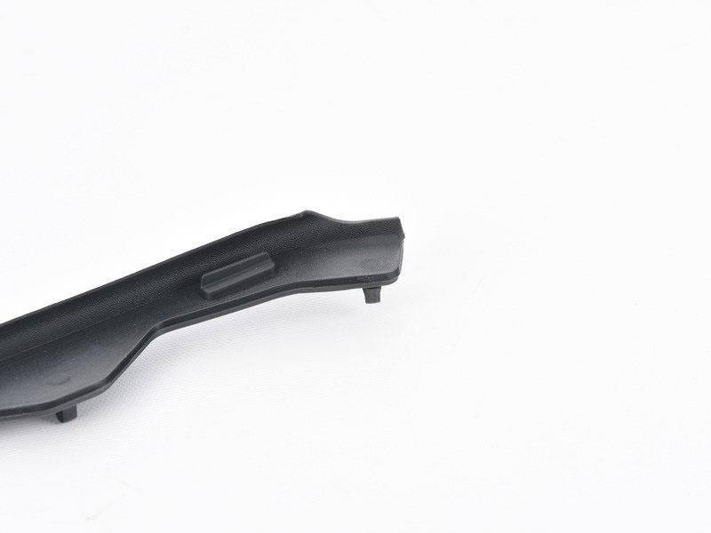 8W0823125 VAG Уплотнитель капота левый