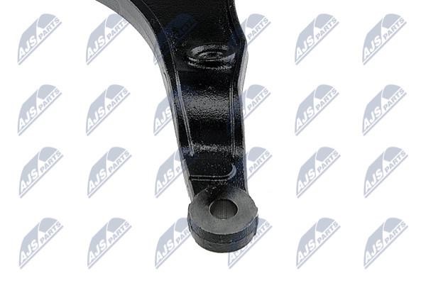 Рычаг подвески передний правый NTY ZWD-CT-025