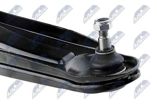 Рычаг подвески передний правый NTY ZWD-FT-025