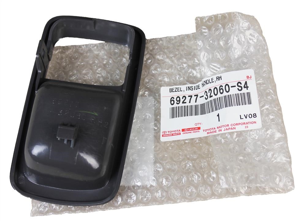 Купить Toyota 69277-32060-S4 по низкой цене в Украине!
