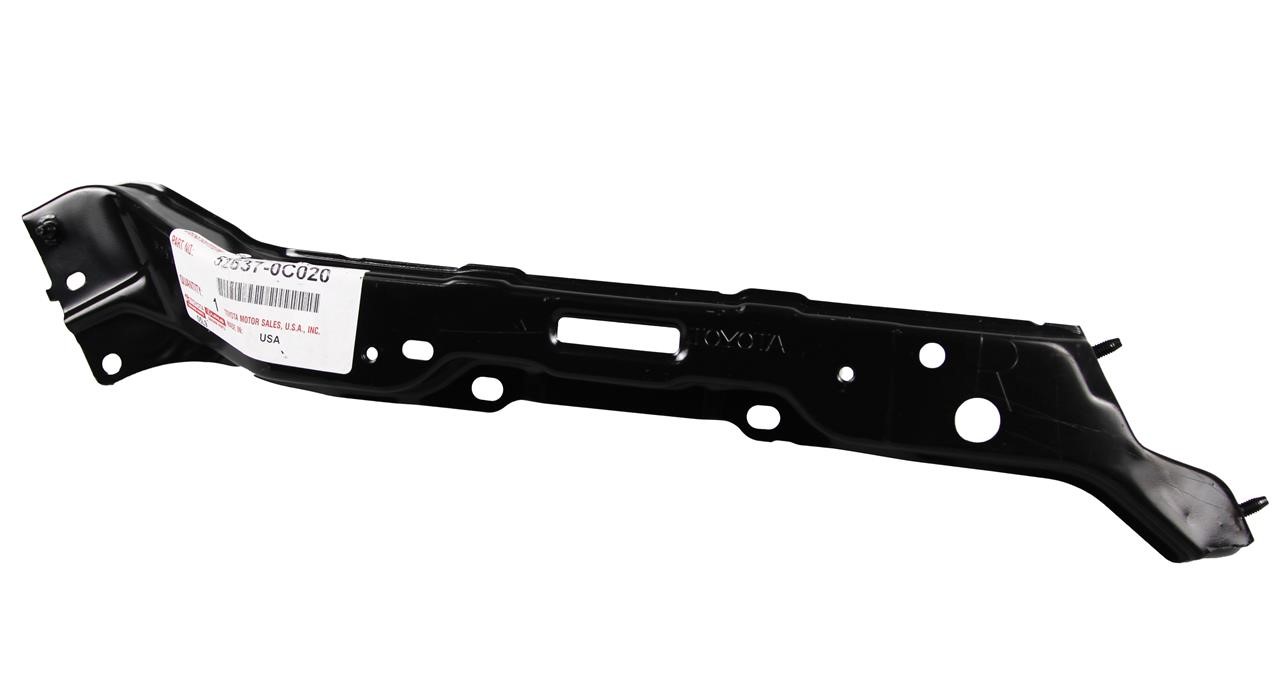 Направляющая переднего бампера левая Toyota 52538-0C020