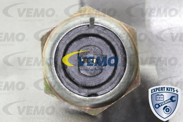 Охолоджувач оливи, моторна олива Vemo V24-60-0019