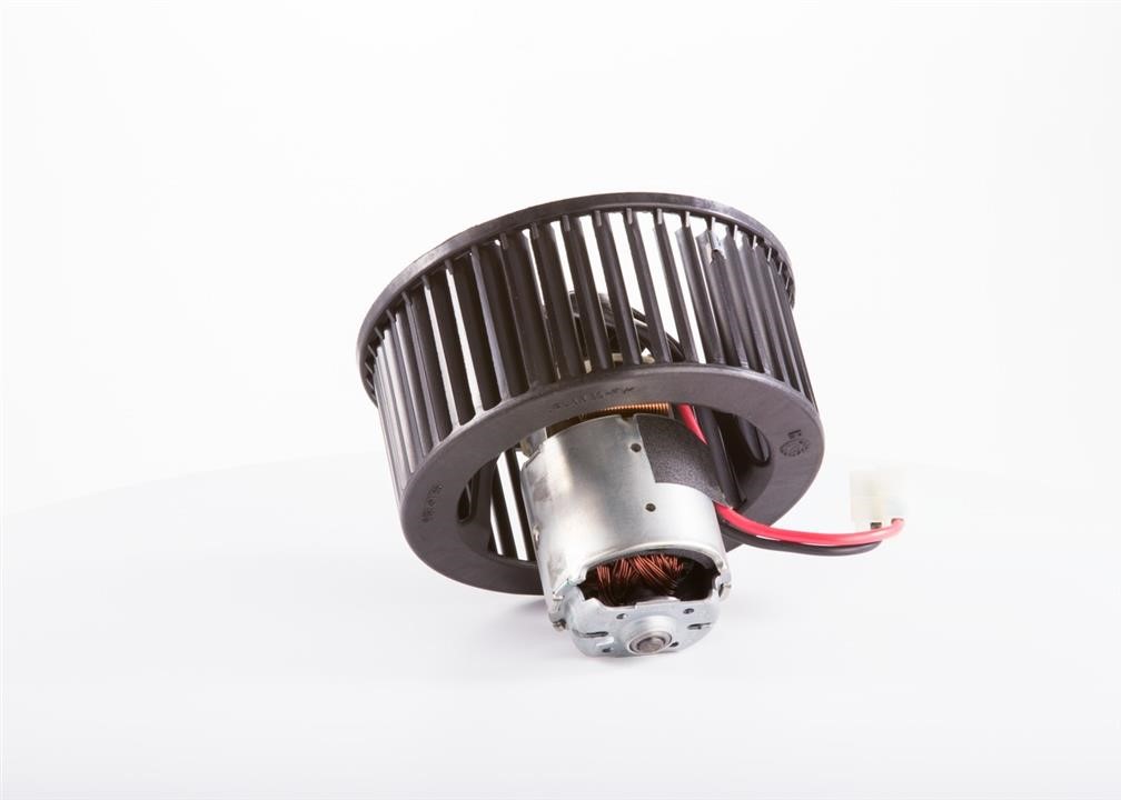 Електродвигун вентиляції салону Bosch F 006 MG0 303