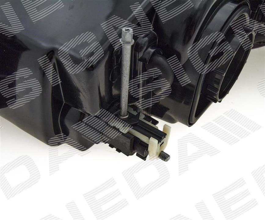 Фара основная правая Signeda ZCR1118(N)R