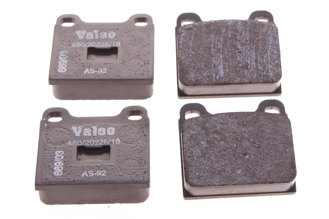 598098 Valeo Тормозные колодки дисковые, комплект
