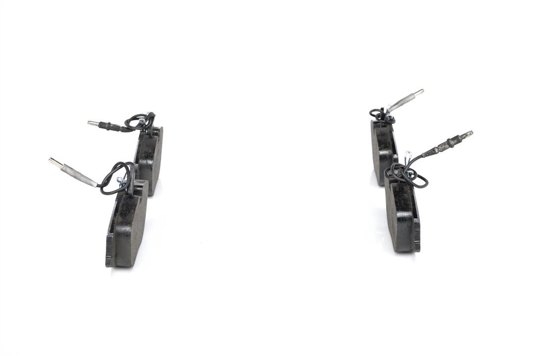 Тормозные колодки дисковые, комплект Bosch 0 986 424 033