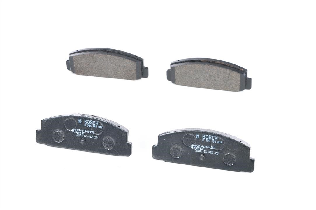 Тормозные колодки дисковые, комплект Bosch 0 986 424 817