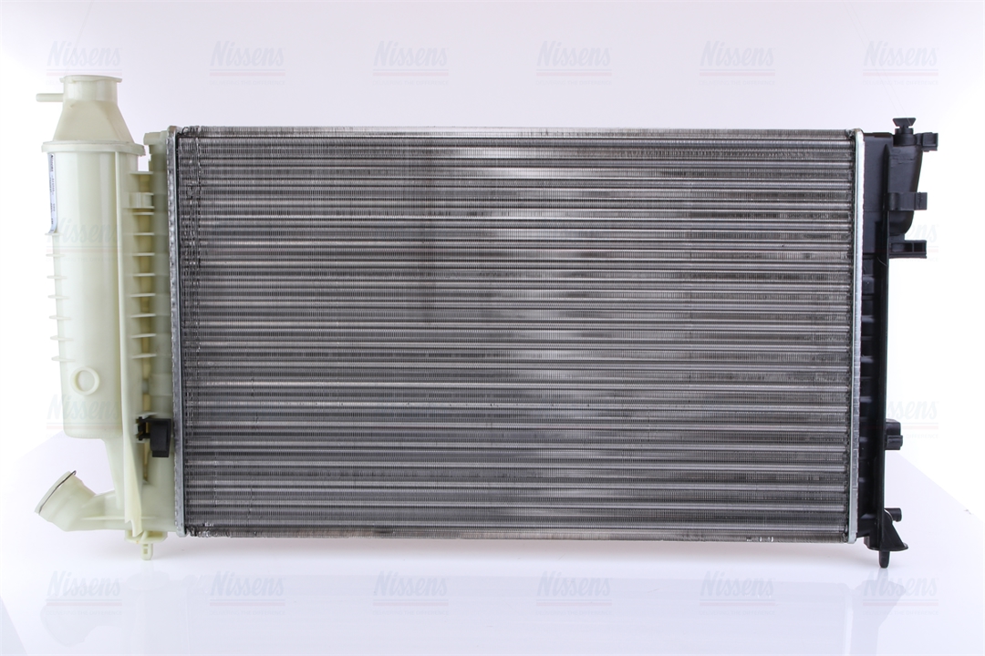 Радиатор охлаждения двигателя Nissens 61252A
