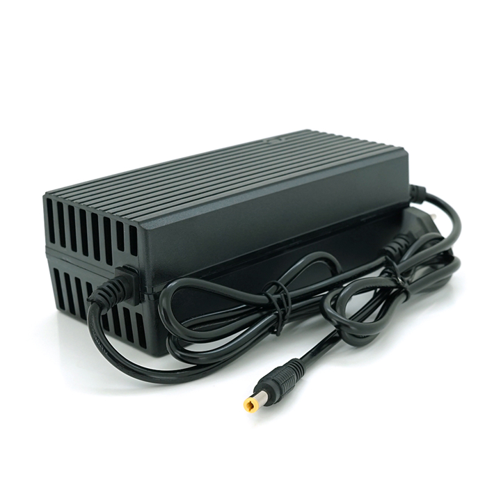 Зарядное устройство Jinyi LiFePO4 48V(58.4V) 16S 3A 5.5x2.5 Voltronic 29903