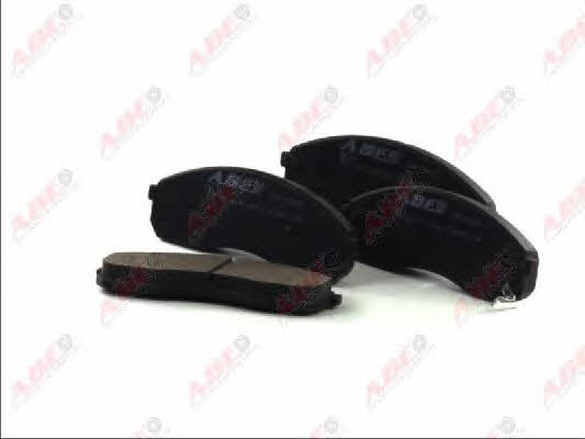 Тормозные колодки дисковые передние, комплект ABE C10318ABE