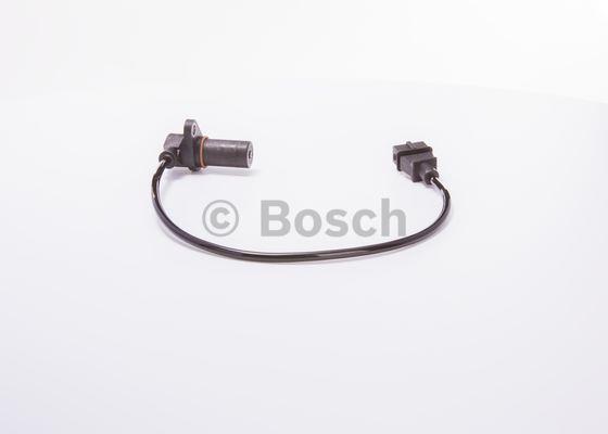 Купити Bosch 0 281 002 102 за низькою ціною в Україні!