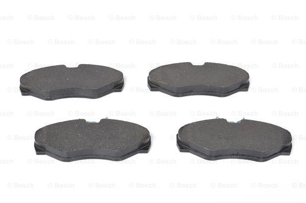 Тормозные колодки дисковые, комплект Bosch 0 986 424 636